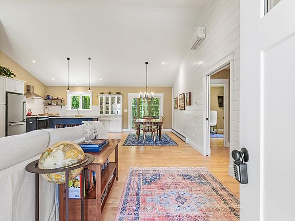 3rd image of 21 Dolphin Avenue