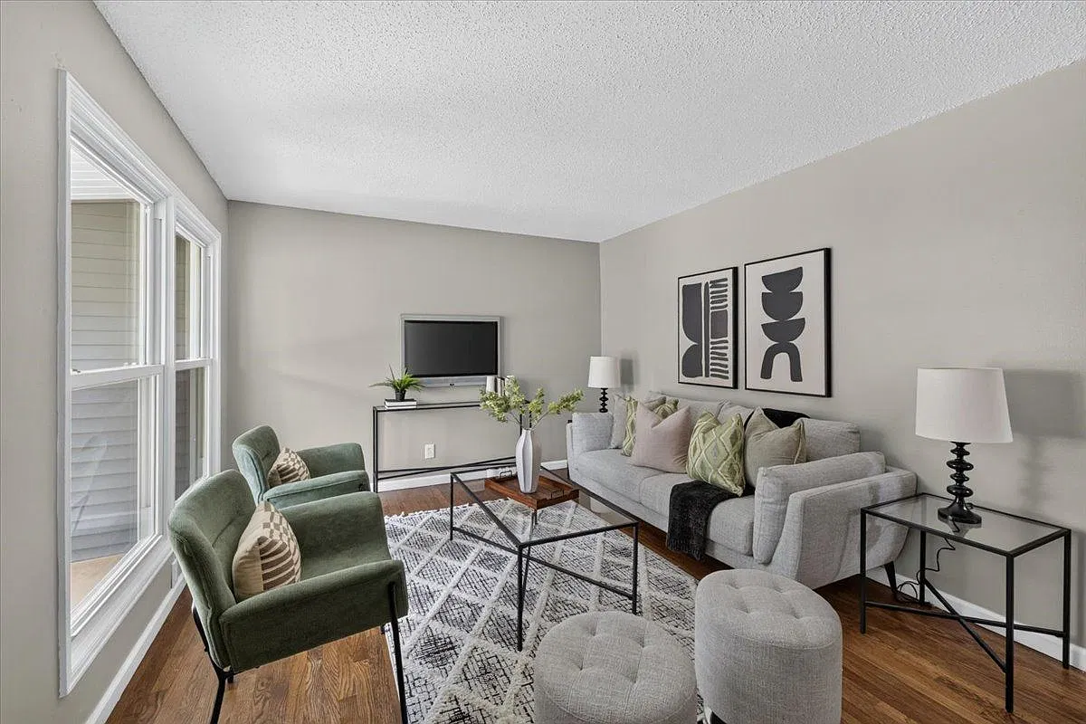 3 bed, 2.0 bath, 1090 sqft, $1,600 — Photo 4