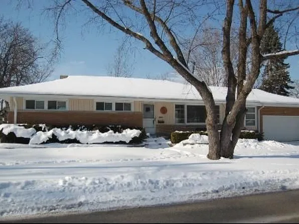 300 Churchill St, Northfield, IL 60093