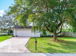 4516 Pine Tree Dr, Delray Beach, FL 33445
