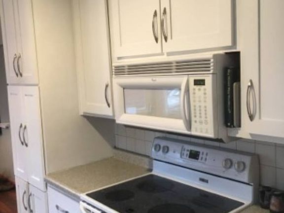 3rd image of 1341 E Nicholas St