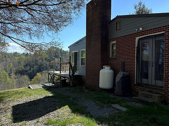 2nd image of 70 Maple Ridge Ln