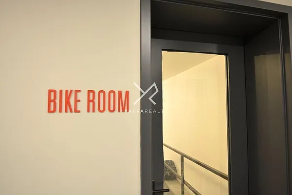 Rented by Yaffa Realty LLC | media 54