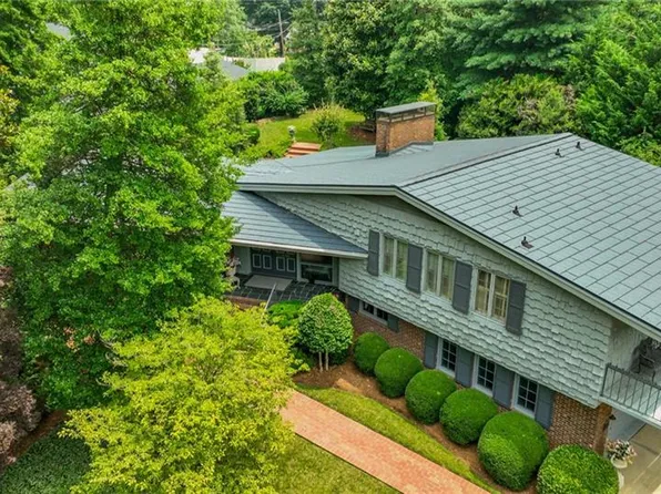 122 Circle Dr, Thomasville, NC 27360