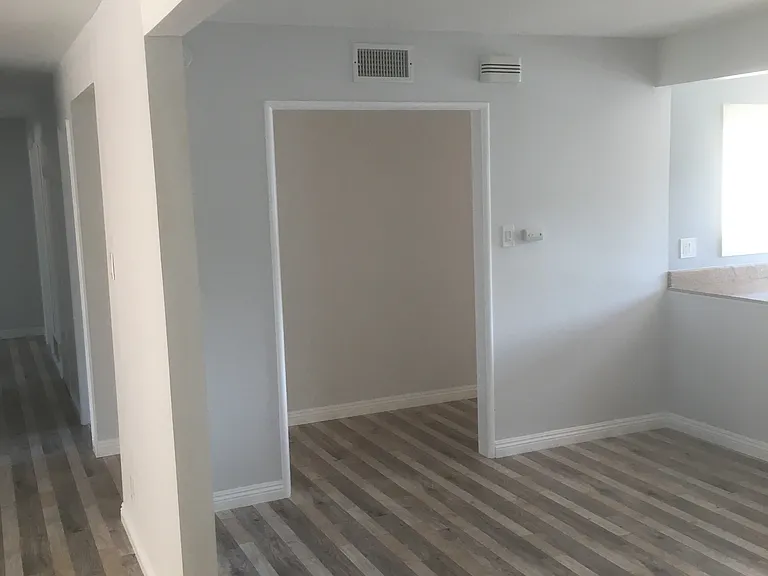 494 N Wendy Dr — Photo 10