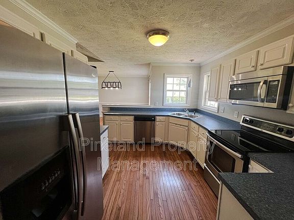 3rd image of 7228 Beaver Run Dr
