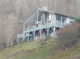 338 Lewis Ln, Maggie Valley, NC 28751
