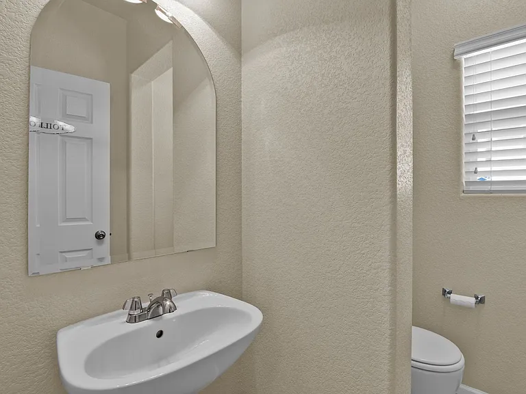 8265 Hardwood Cir — Photo 19