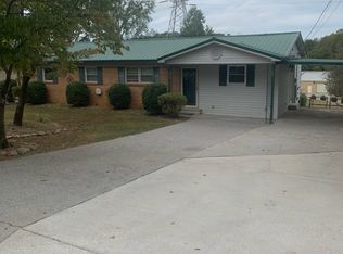 2946 Glenn Rd, Louisville, TN 37777