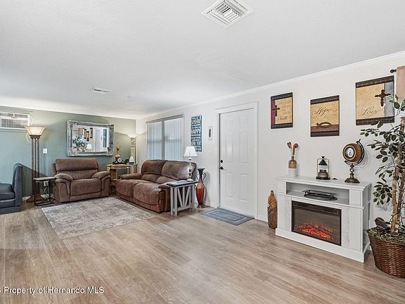 3rd image of 9381 Rosa St