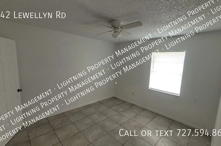 5442 Lewellyn Rd — Photo 4