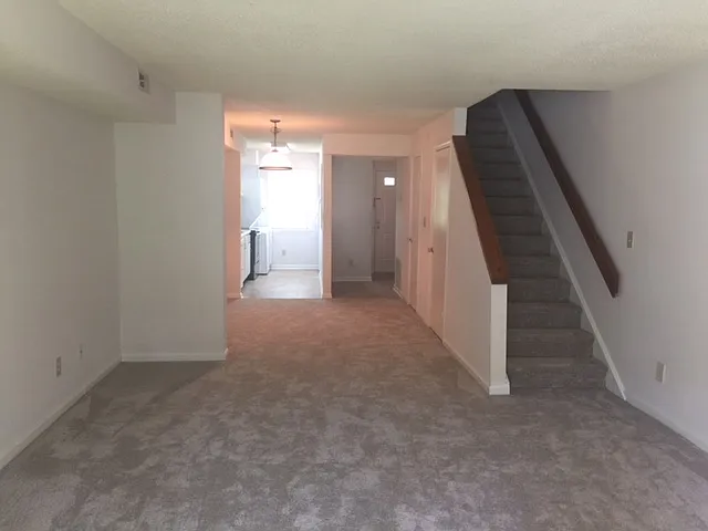 105 Kingsbury Dr #105 — Photo 7