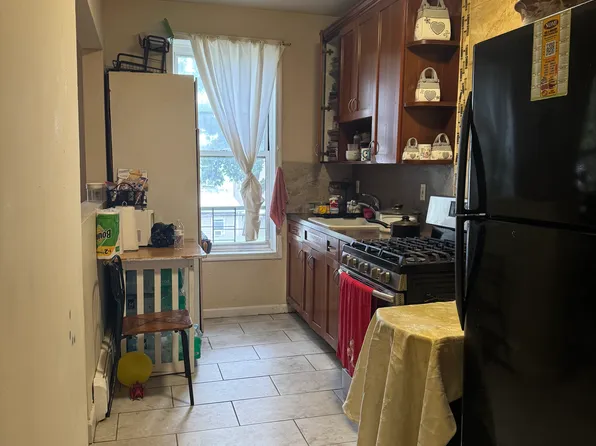 191 Grant Avenue image 10 of 34