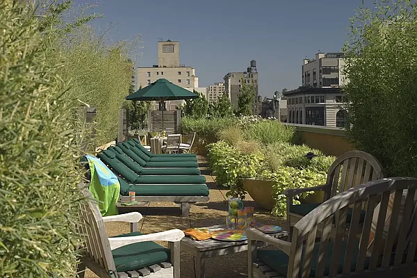 Rented by Cushman & Wakefield (Management) | media 14