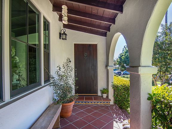 4th image of 828-8305 Wellesley Riviera Ave #828