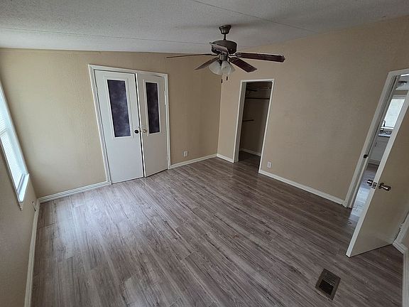 4th image of 80 Live Oak St