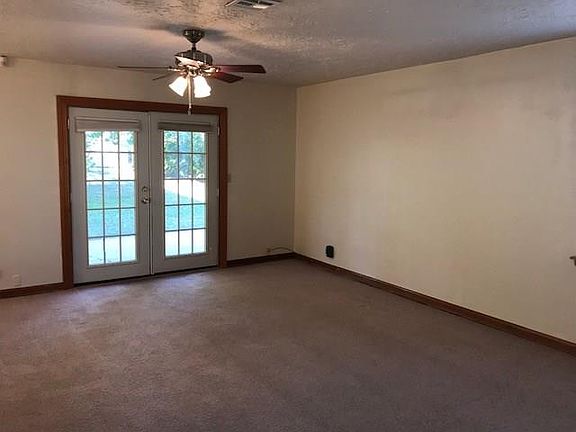3rd image of 1041 Woods Ave