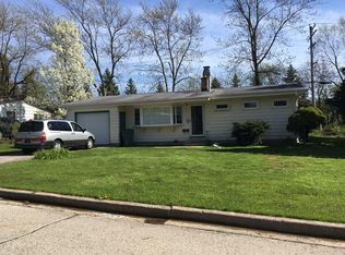5622 Bentwood Ln, Greendale, WI 53129