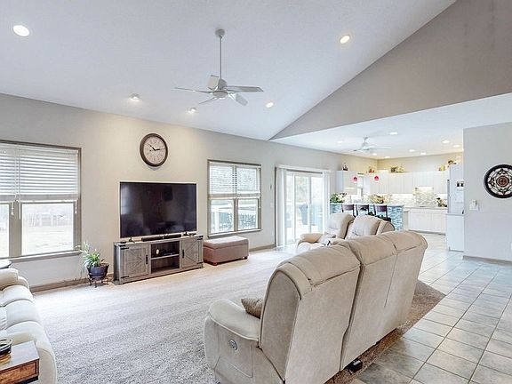 5th image of 1044 Ledgebrook Dr
