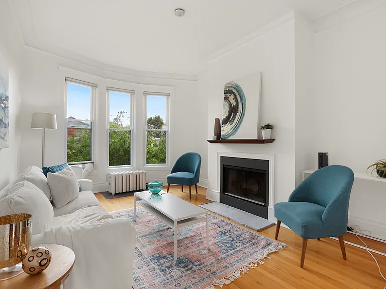 432 W Dickens Ave #3 — Photo 1
