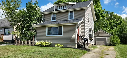 833 Lawrence Ave Photo 1