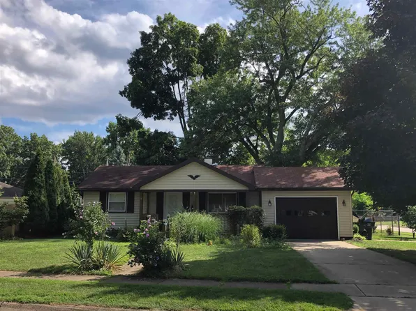 1428 Eastbrook Dr, South Bend, IN 46616