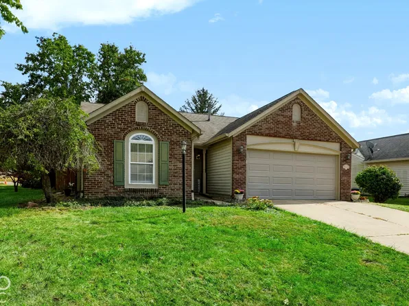 1495 Hedge Ct, Greenfield, IN 46140