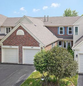 297 University Ln #19-6, Elk Grove Village, IL, 60007