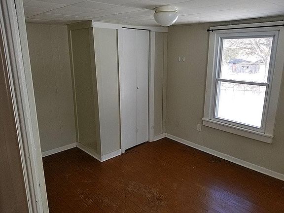3rd image of 129 1st Ave