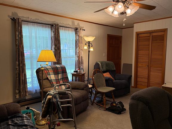 5th image of 140 Sullivan Dr