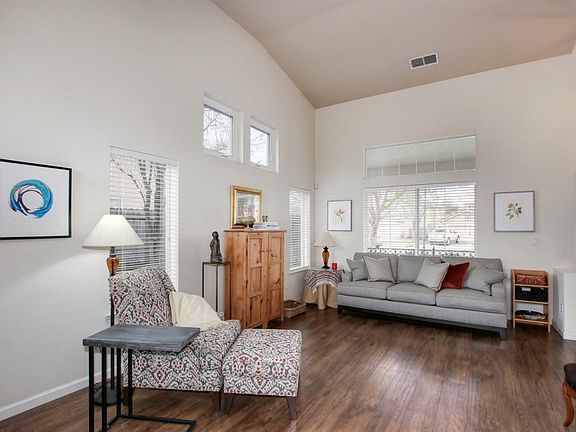 4th image of 3018 Hortaleza Pl
