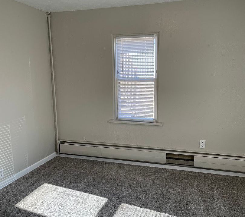 1st image of 107 Ross Ave #6