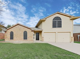 629 Lemon Dr, Arlington, TX 76018