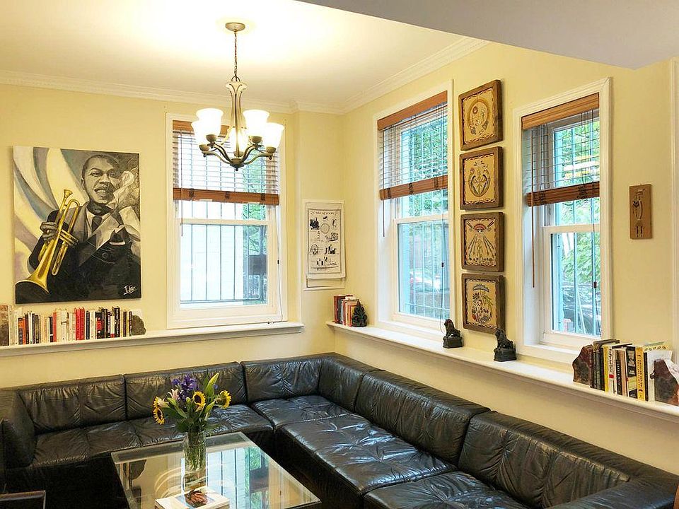 Spacious living room
