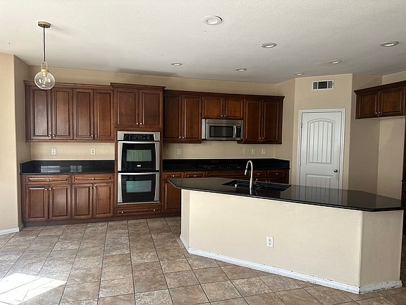 3rd image of 30397 Lamplighter Ln