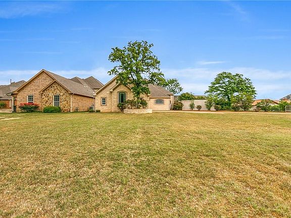 4th image of 7002 Vista Bluff Ct