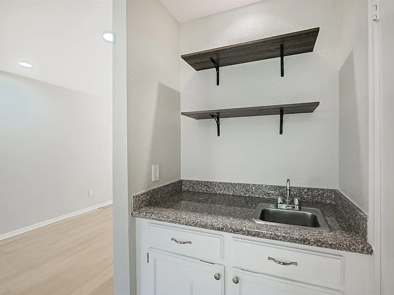 2507 Bering Dr #9 — Photo 8