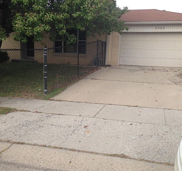 1st image of 2506 E 27th St
