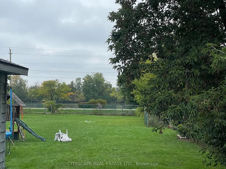 594 Bunting Rd — Photo 9
