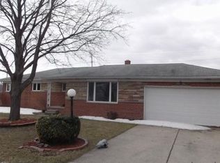 3122 S Grove Dr, Monroe, MI 48162