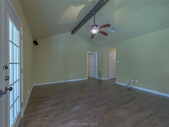 4th image of 1111 Westover St