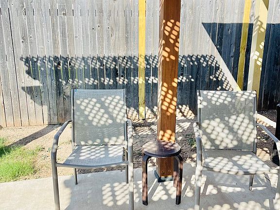 5th image of 2301 Lindell Ave