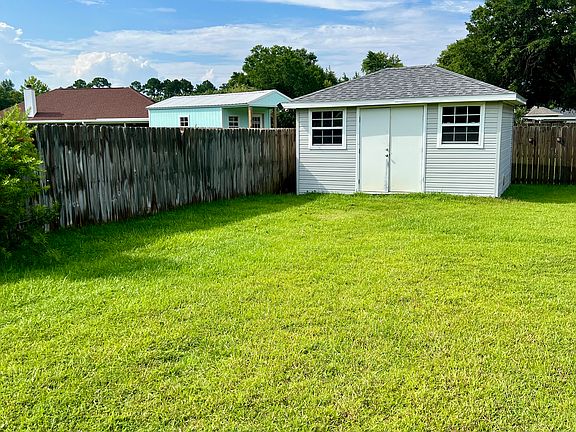 3rd image of 7155 Annandale Dr
