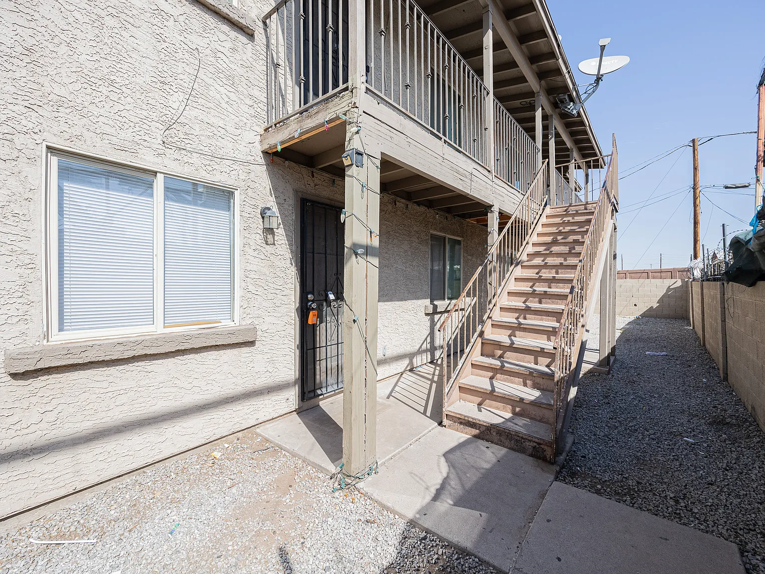 300 E Broadway Rd — Photo 2
