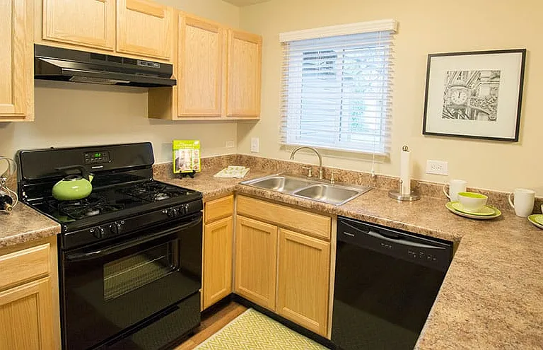 Pembrook Club Apartment Homes — Photo 30