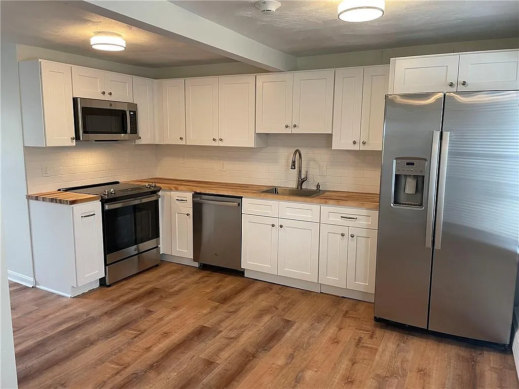 2 bed, 1000 sqft, $2,650 — Photo 2