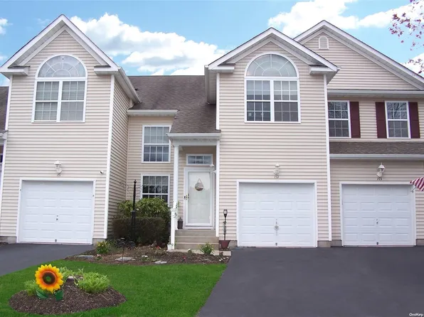 172 Kettles Lane #172, Medford, NY 11763