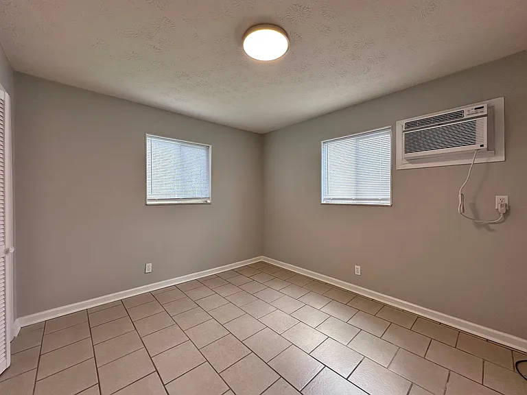 204 Courtyard Cir — Photo 126