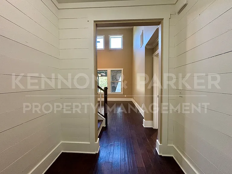 203 Westover St — Photo 2