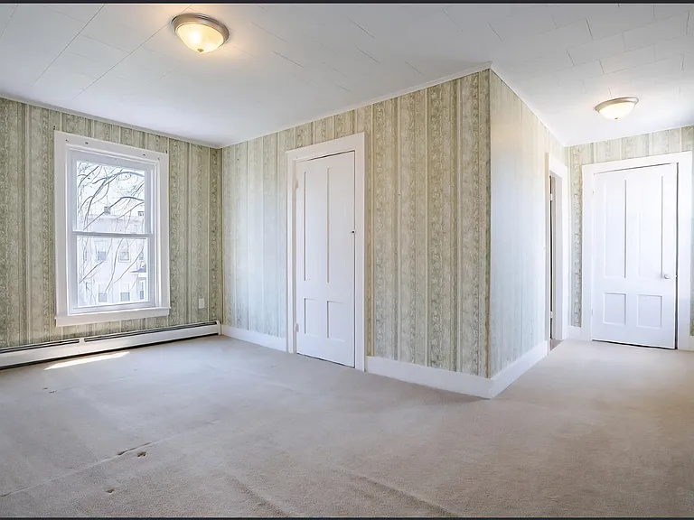 38-40 Middle St #38 — Photo 5